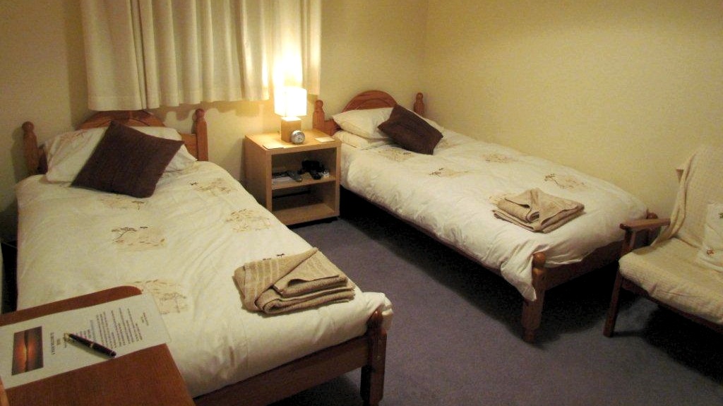 Twin room with private facilities